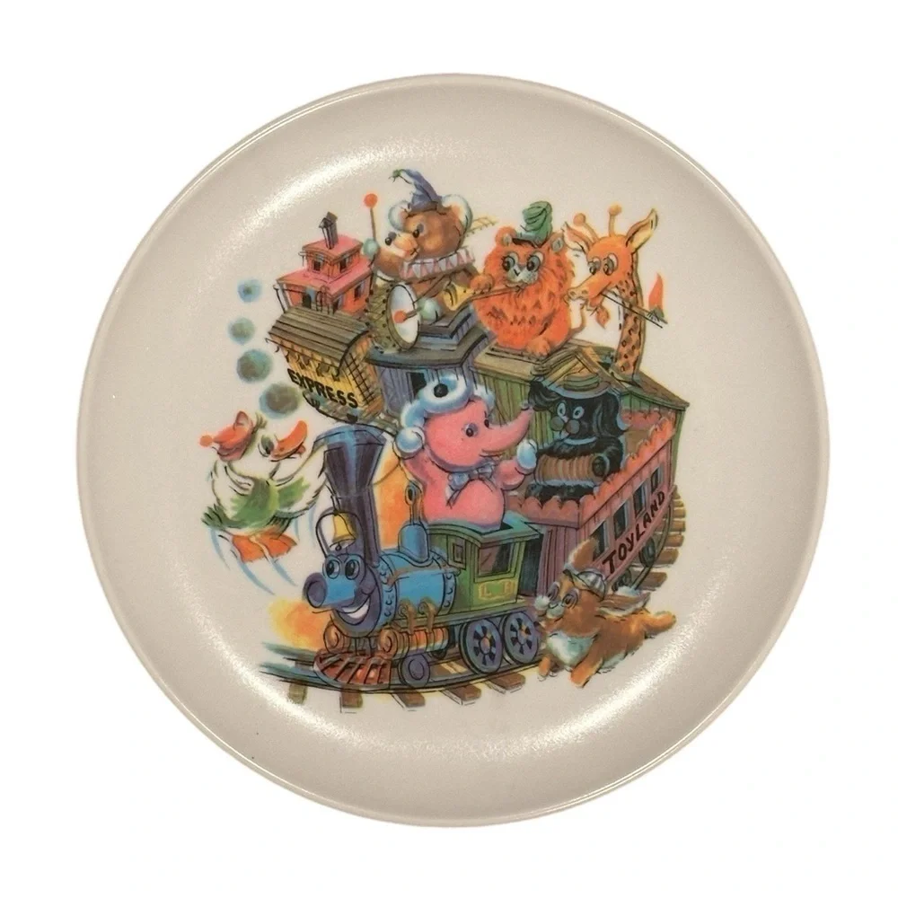 Lot of 2 Vintage Graduating Melmac Rainboware Children’s Plates